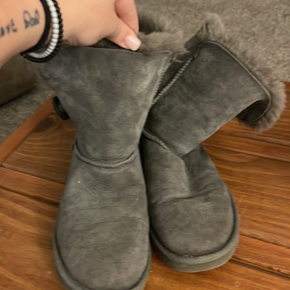 UGG Boots - Picture 2 of 3